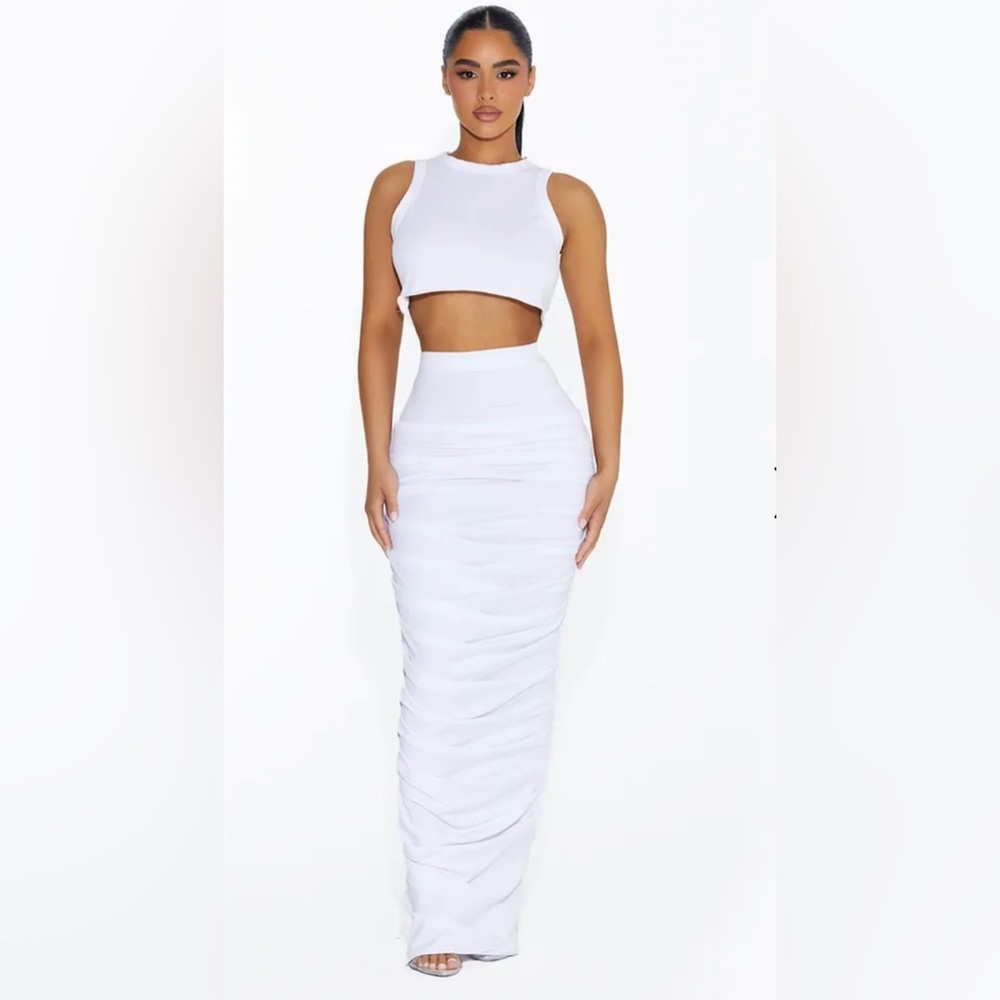 Brand new maxi pleated skirt